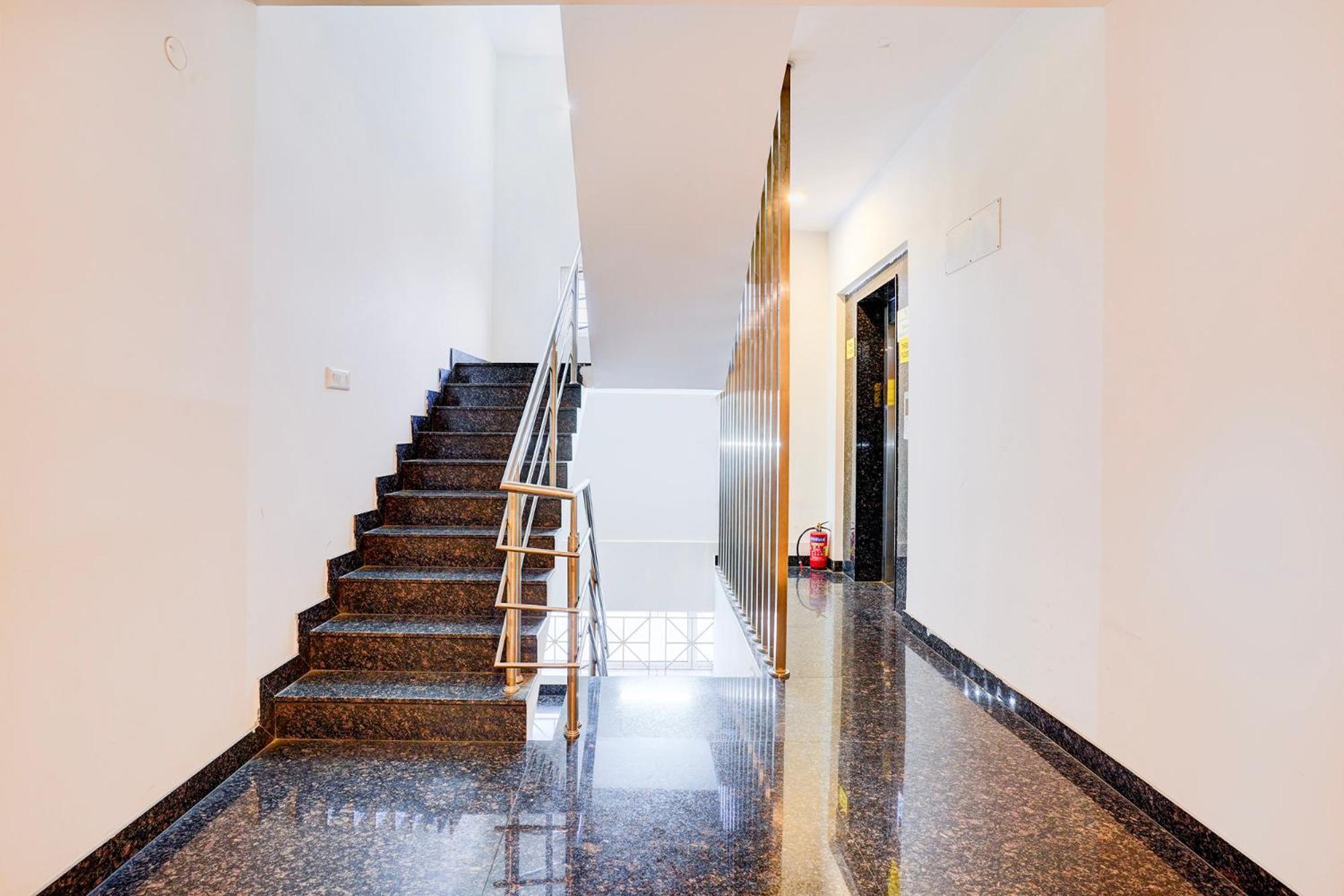 Fabhotel Grk Comforts - Jayanagar Bangalore Esterno foto